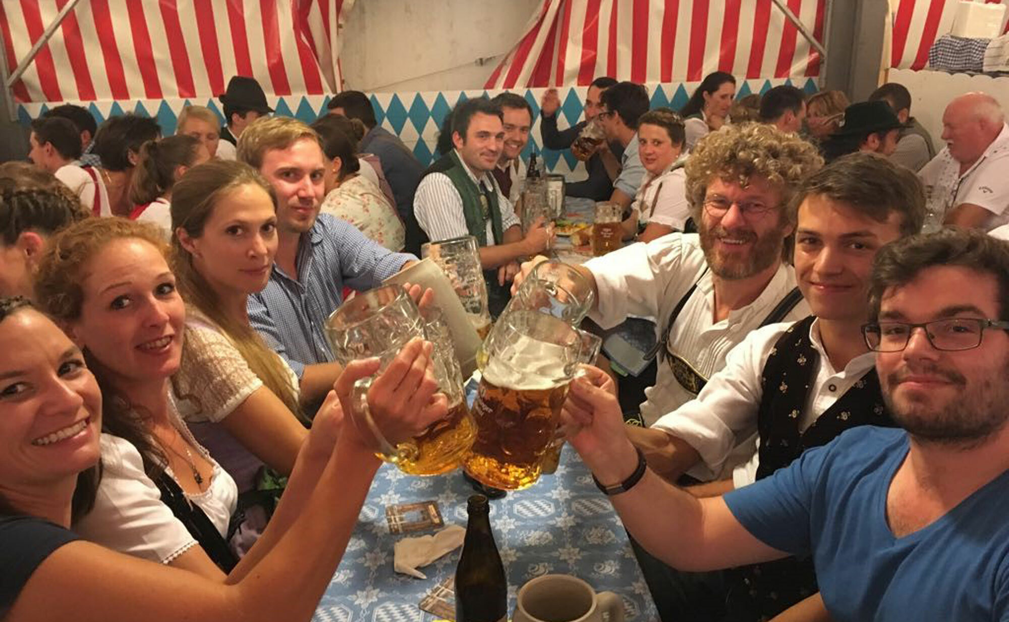 Gemeinsam arbeiten und feiern